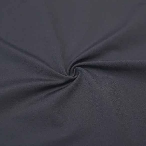 Warum behält recycelte Polyester -Spandex -Fleece nach mehreren Wäschen sein Aussehen und seine Leistung bei?